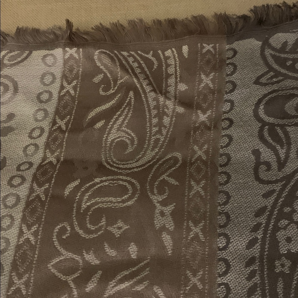 Scarf - Picture 5 of 8